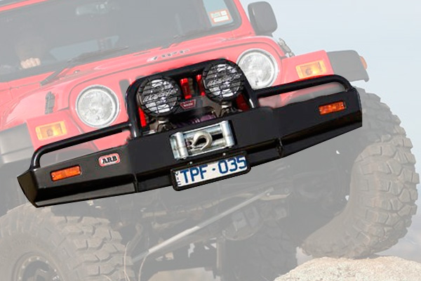 Defensa Deluxe Bull Bar para Jeep TJ 97-06
